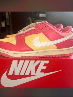 Nike Low-Top Sneakers in Pink, Orange & White